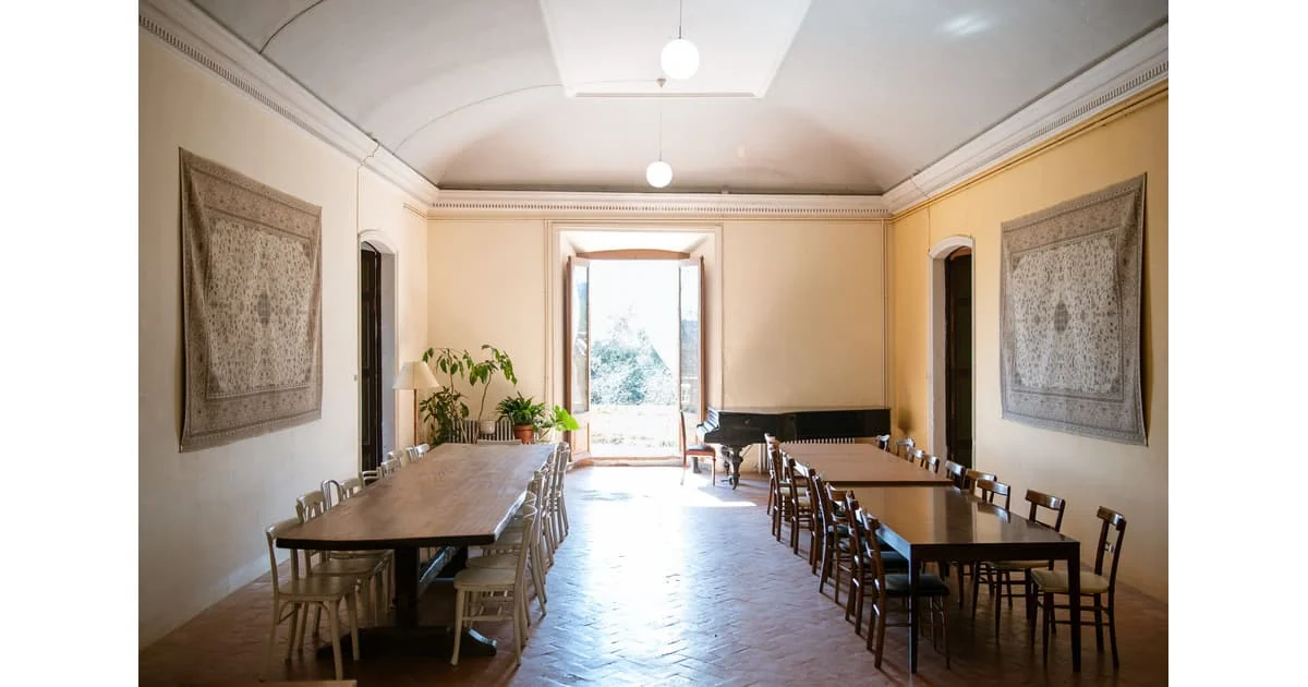Historic salon: existing property photograph