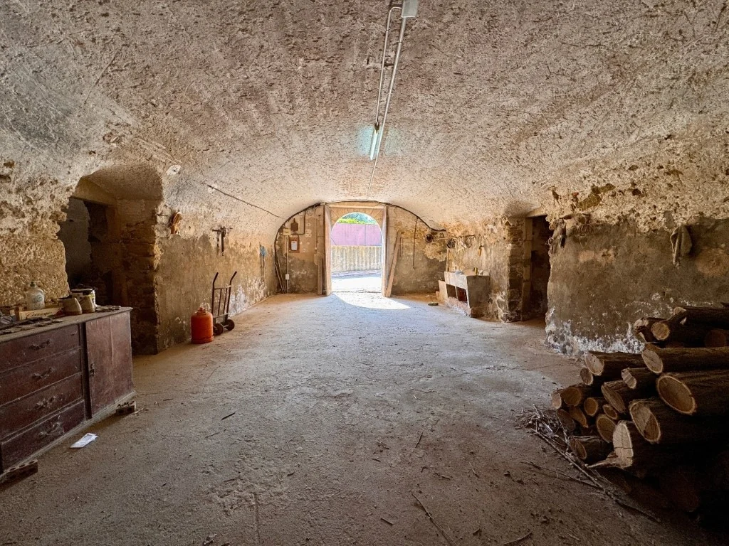 Vaulted masia hall: existing property photograph