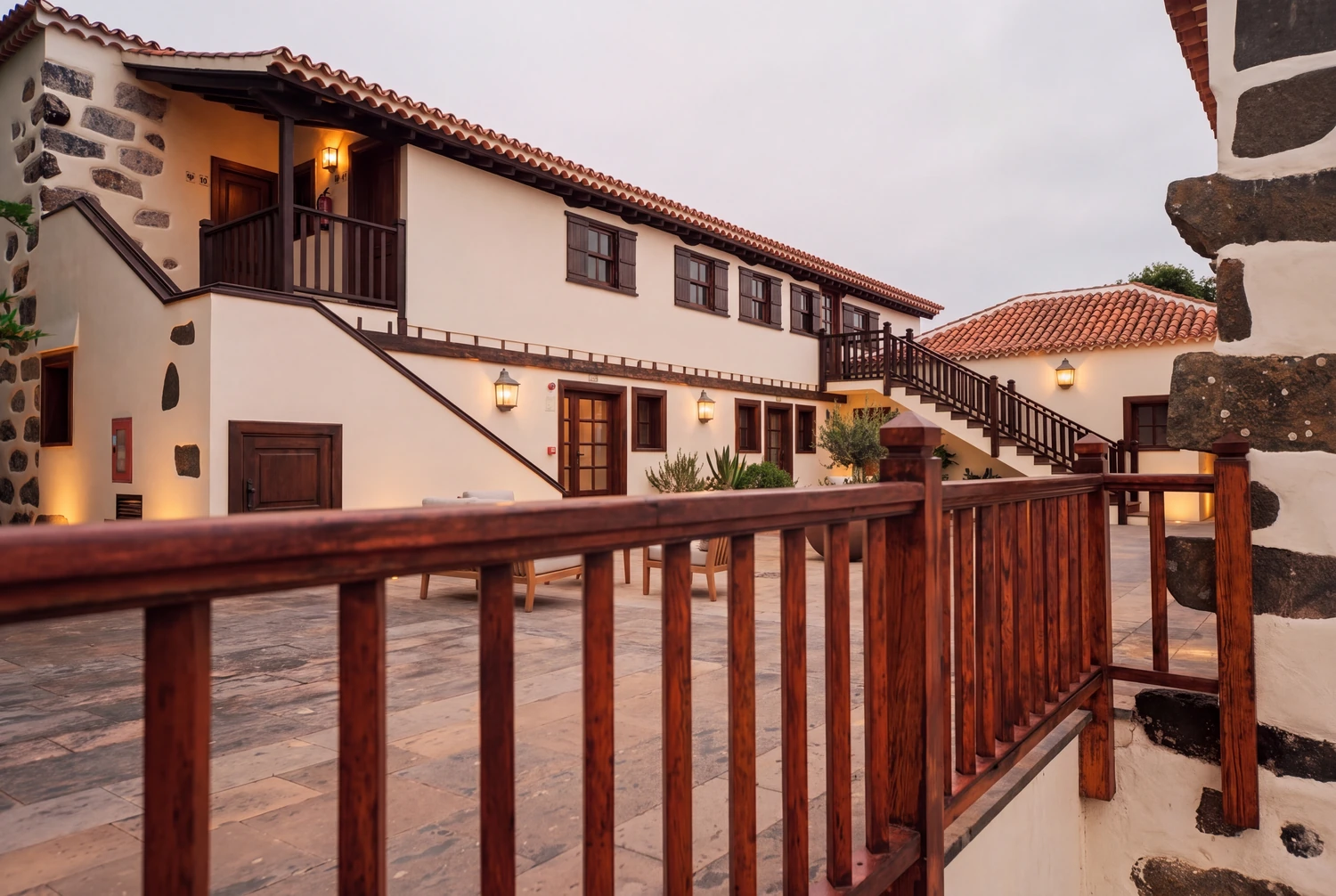 Hotel Rural Casablanca — Almaro vision, AI renovation concept